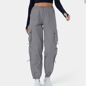 BRAND NEW Halara cargo joggers